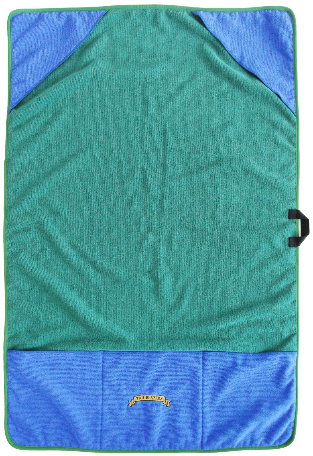 Product image of a unfolded microfibre towel in green